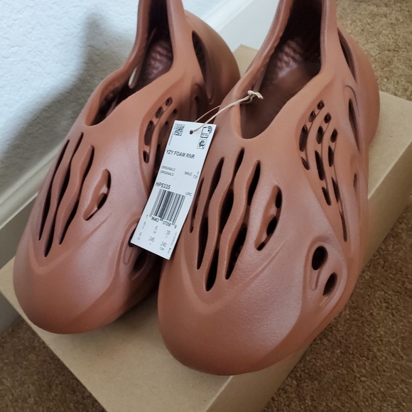 Yeezy foam runner Clay Red NWT - Picture 2 of 8